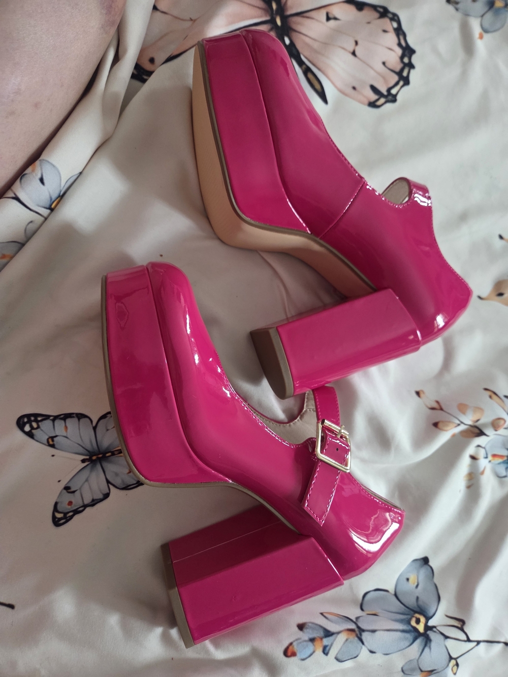 Coutgo Classic Mary Jane Patent Flats in Hot Pink Size 7 1/2 With 4 Inch Heels - Picture 3 of 9